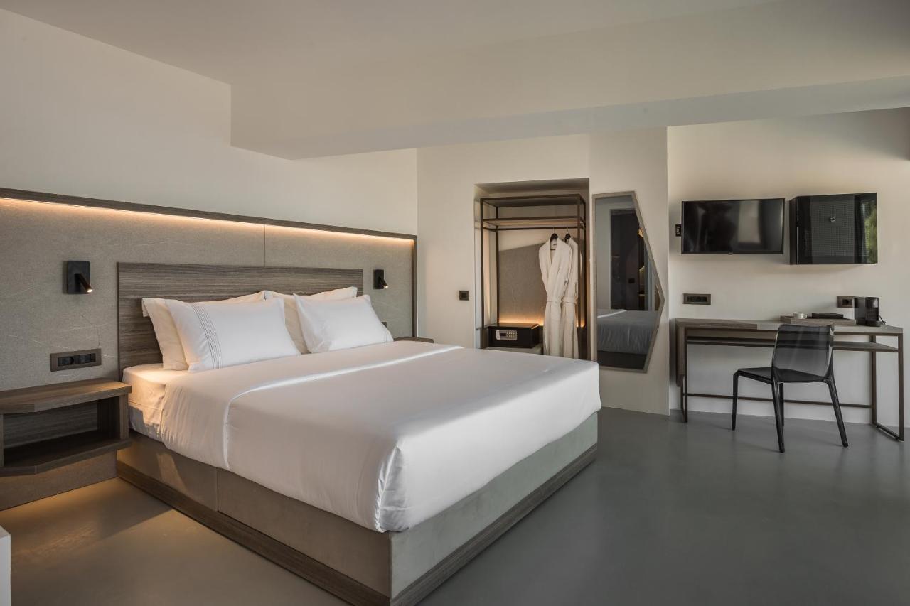 Sun Rocks Boutique Hotel (Adults Only) ฟิรอสเตฟานี ภายนอก รูปภาพ