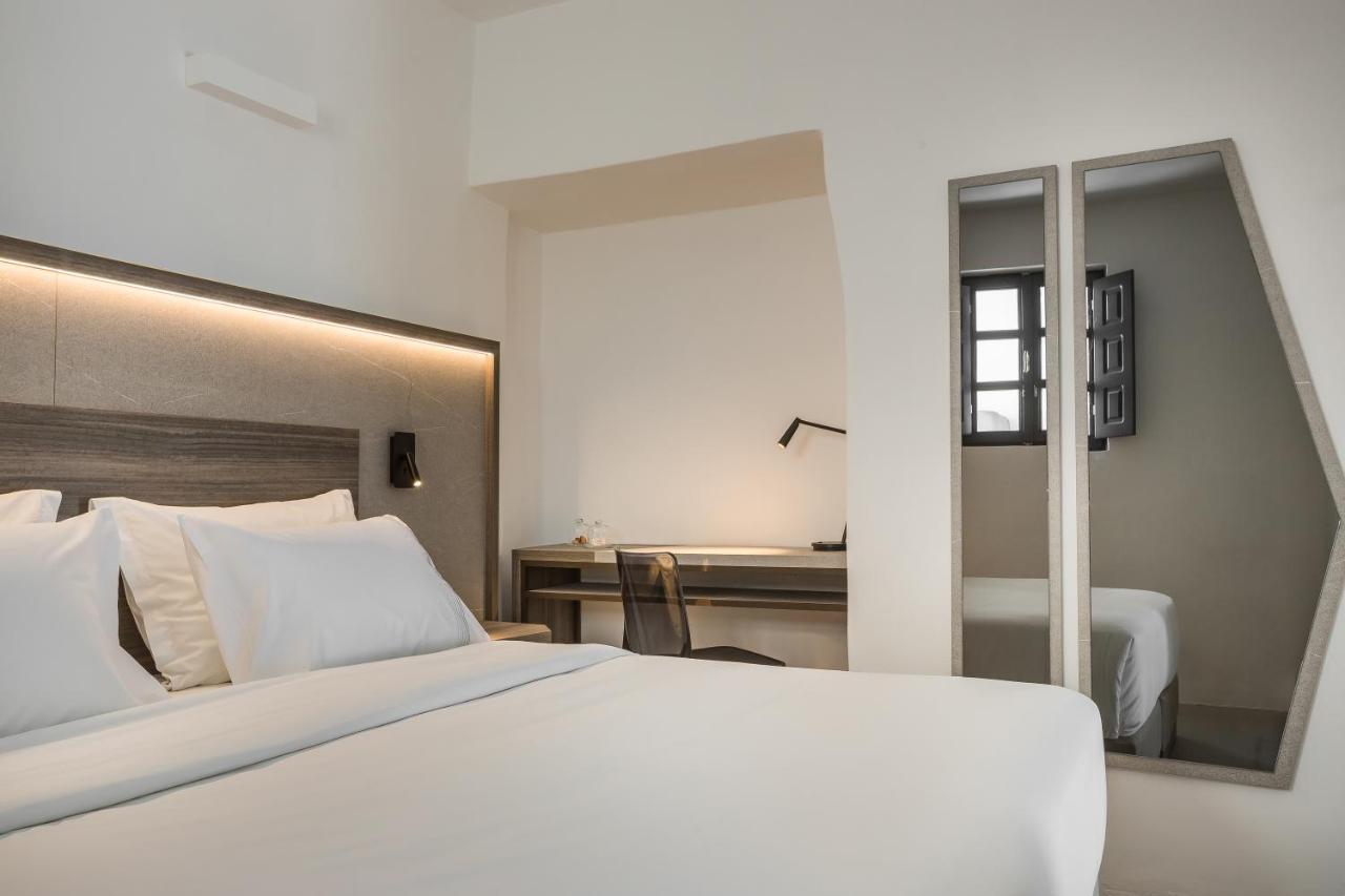 Sun Rocks Boutique Hotel (Adults Only) ฟิรอสเตฟานี ภายนอก รูปภาพ